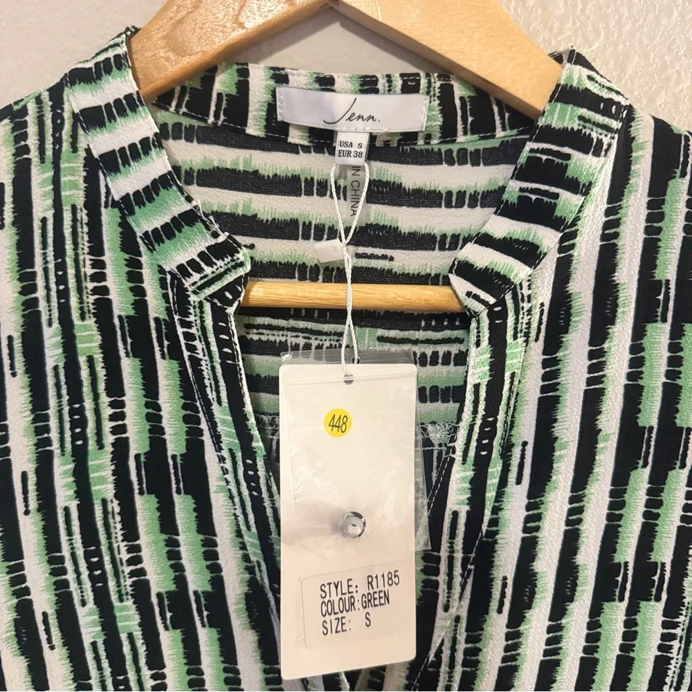 Jenn Romper NWT - Picture 5 of 8